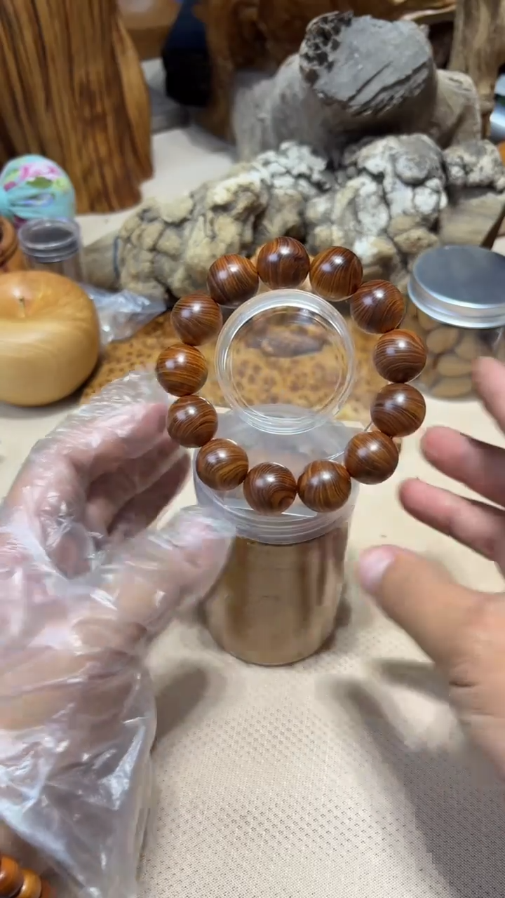 柏木（崖柏）?****?南太行崖柏1.8风口乱纹