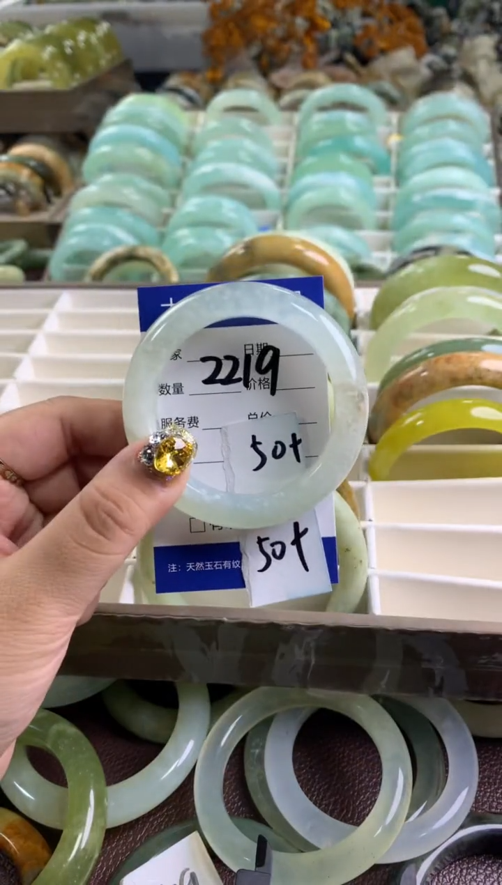 【闪购商品】蛇纹石玉手镯未镶嵌2219