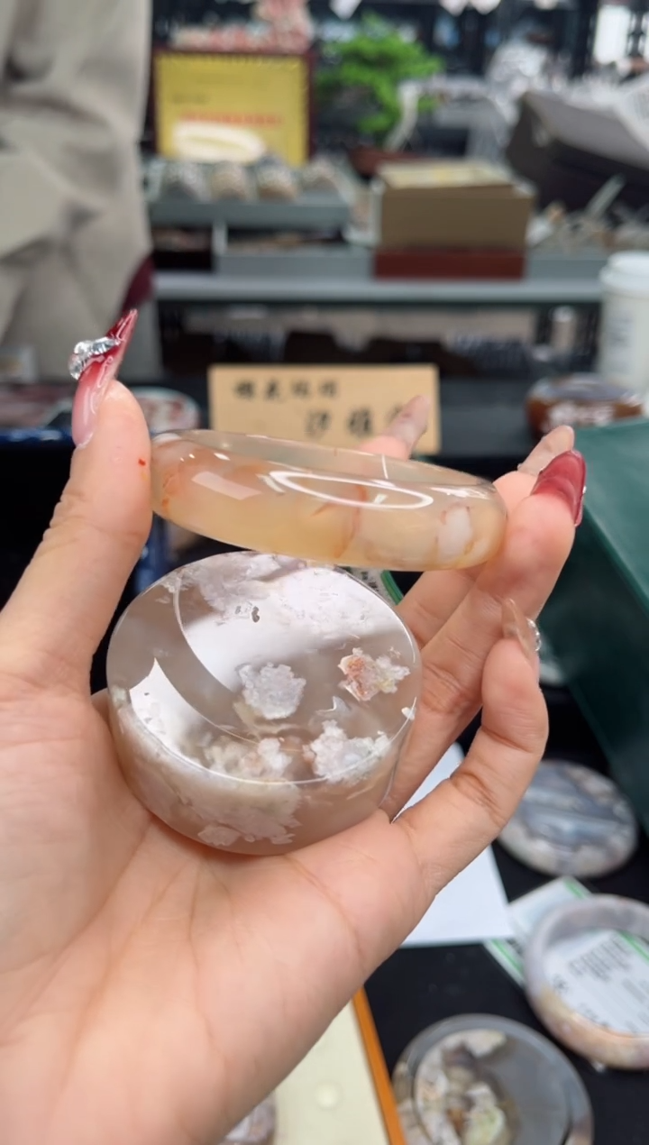 【闪购商品】石英质玉手镯未镶嵌55圈口（赠品镯心）35572153