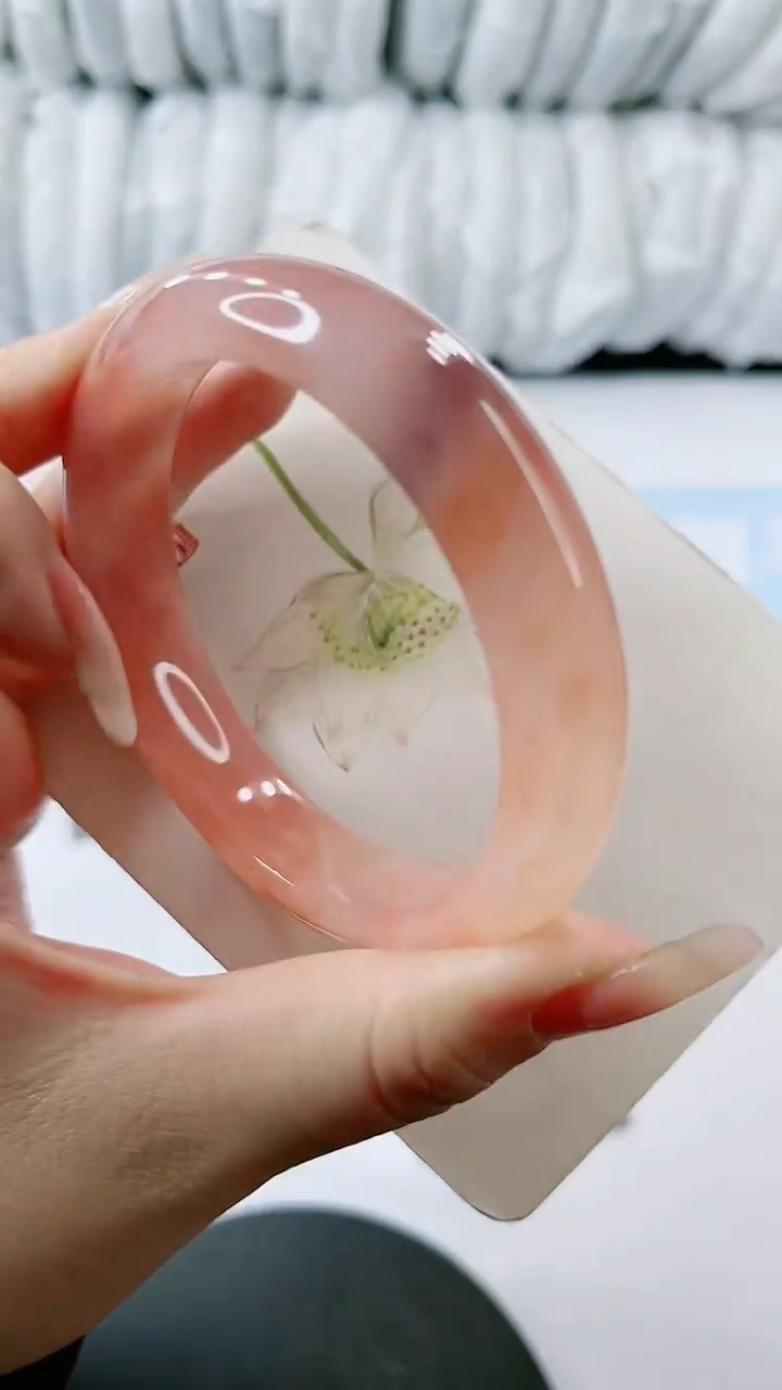 【闪购商品】石英质玉手镯未镶嵌多样性发货E18