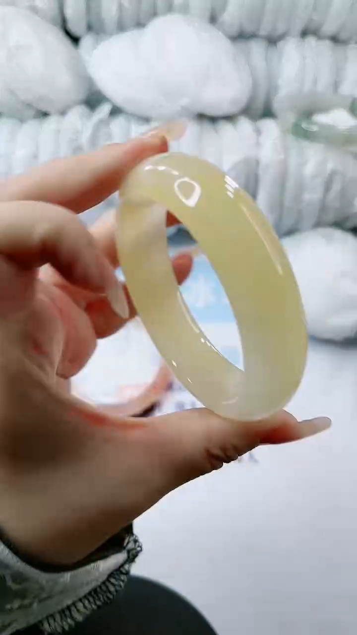 【闪购商品】石英质玉手镯未镶嵌多样性发货v264