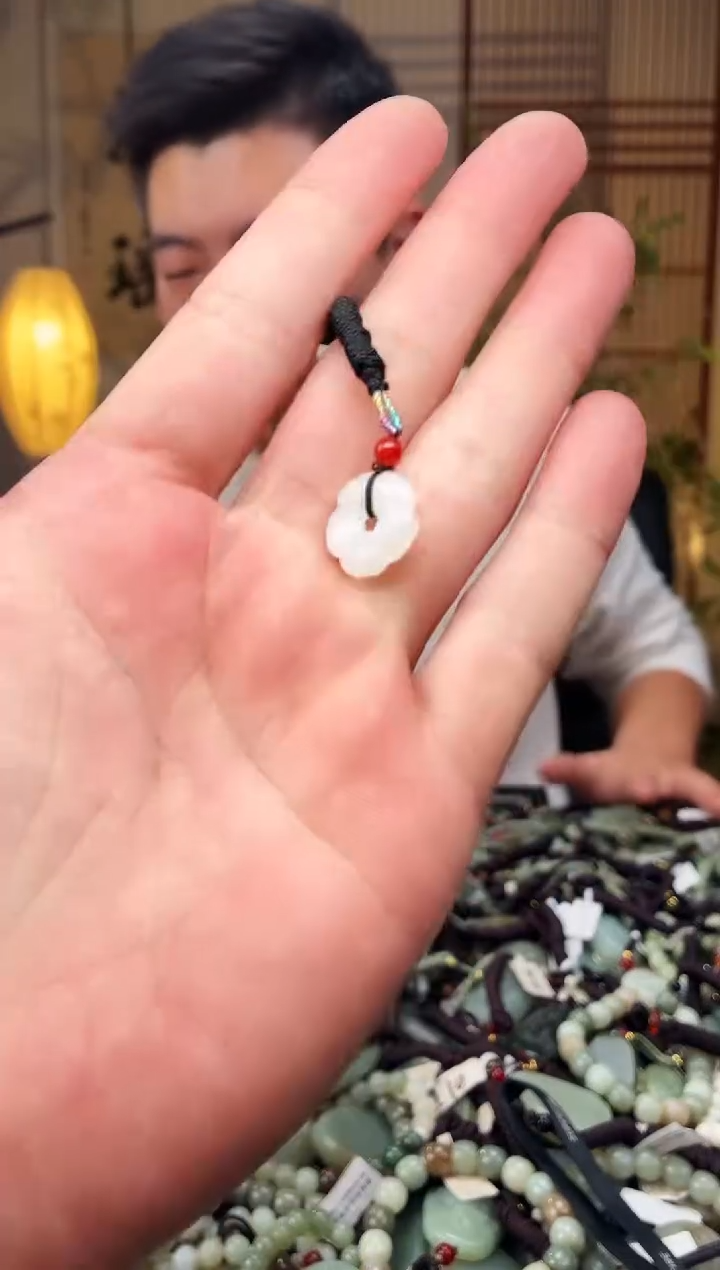 颈饰未镶嵌和田玉多样性发货，拍一发一