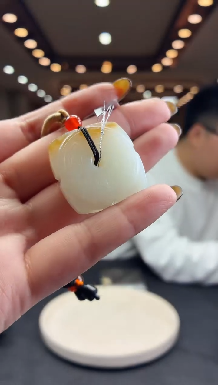 定制和田玉天然和田玉（拍一发一)