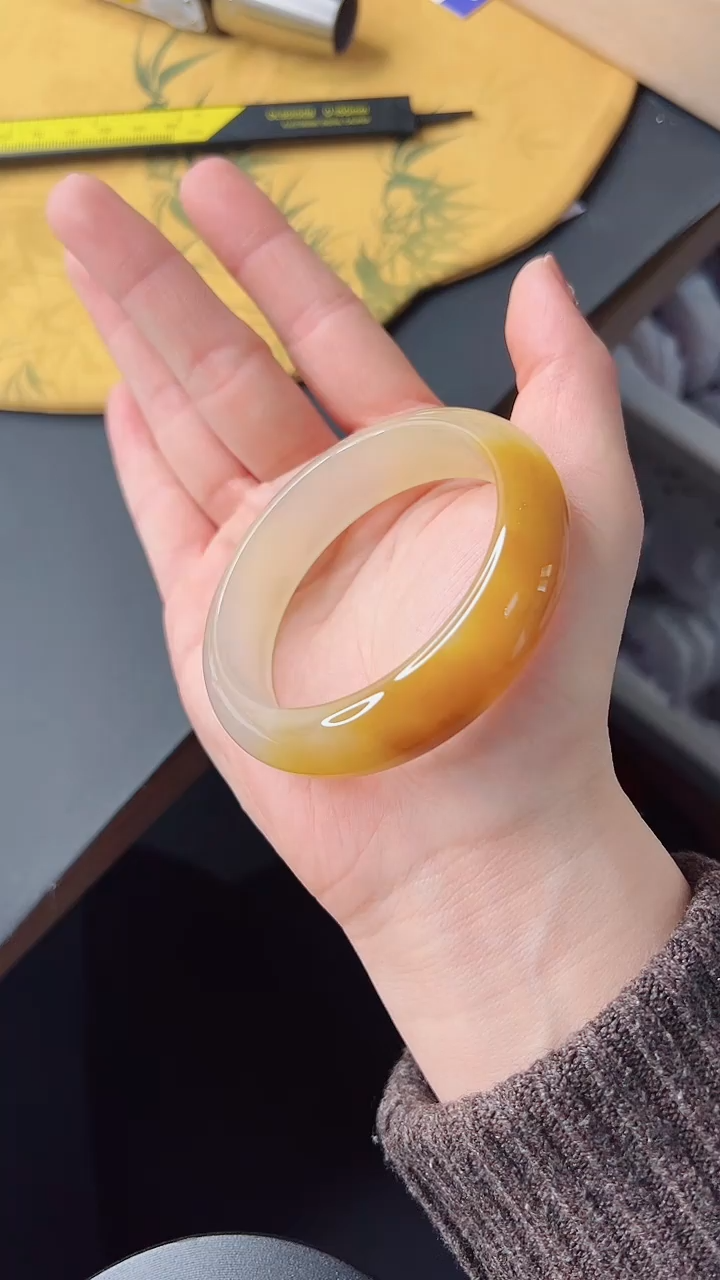 【闪购商品】石英质玉手镯未镶嵌635-57+