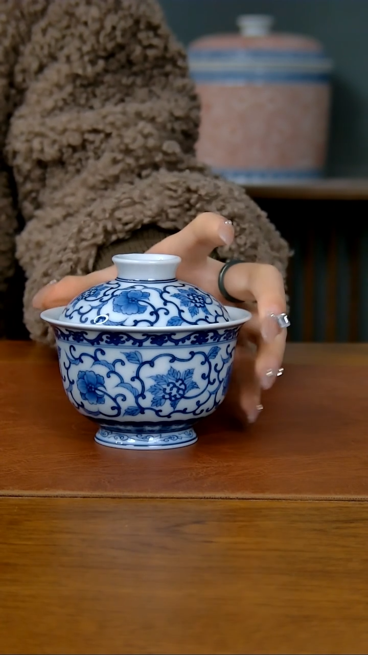 【闪购商品】陶瓷缠枝花卉两才盖碗（柴窑）  