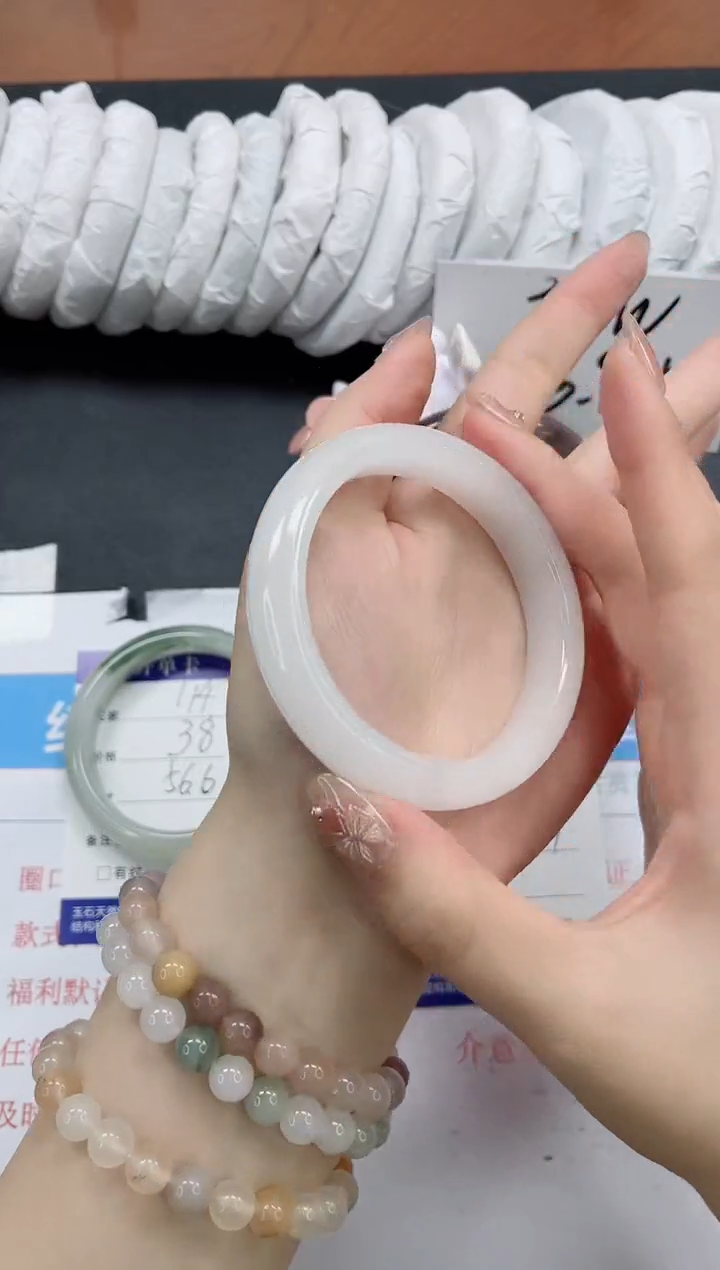 【闪购商品】石英质玉手镯未镶嵌k115-57.9