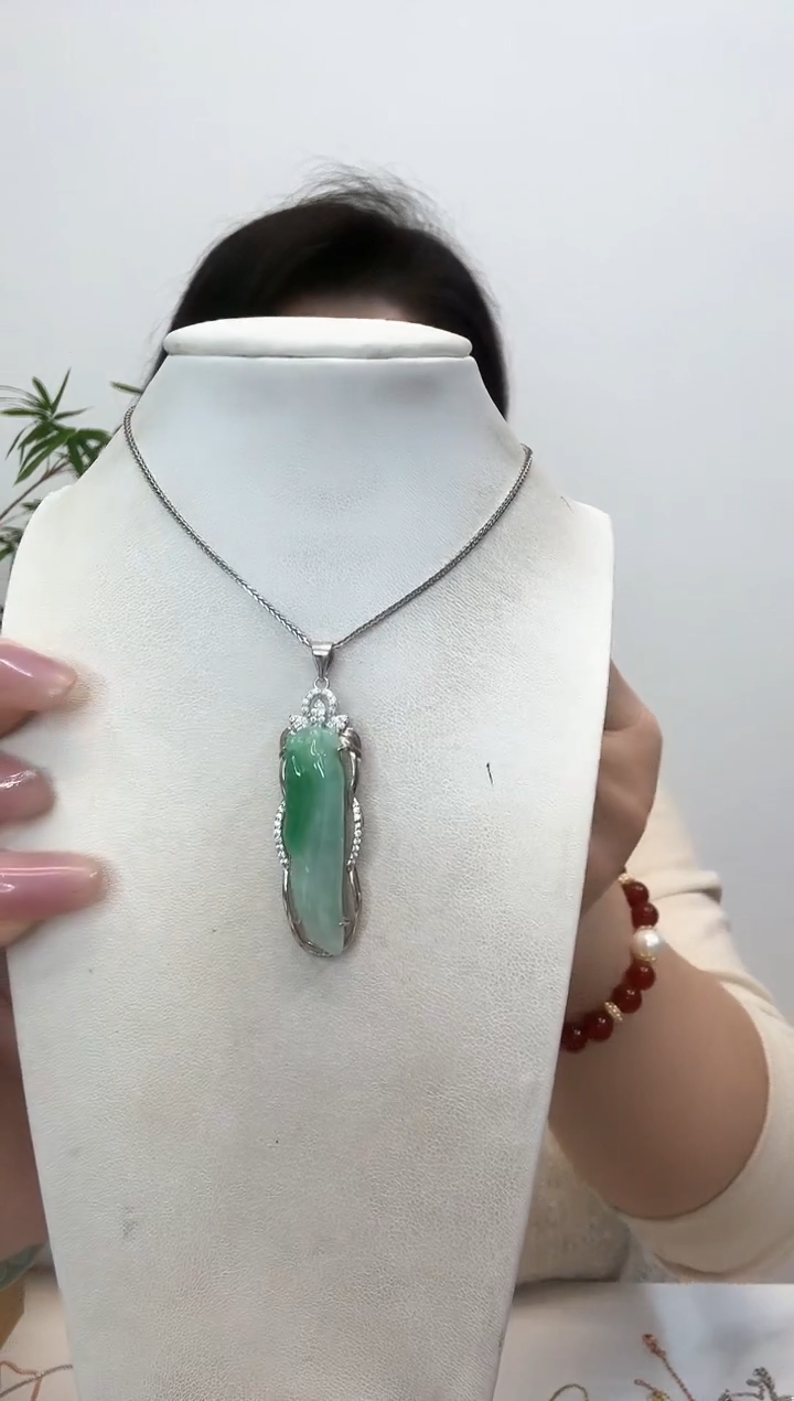 【闪购商品】翡翠吊坠(赠链)银S925镶嵌福瓜