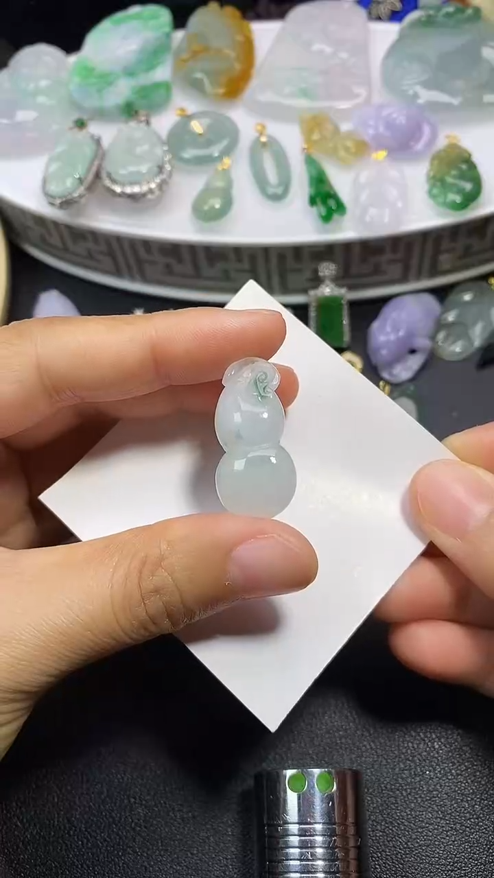 颈饰未镶嵌翡翠吊坠