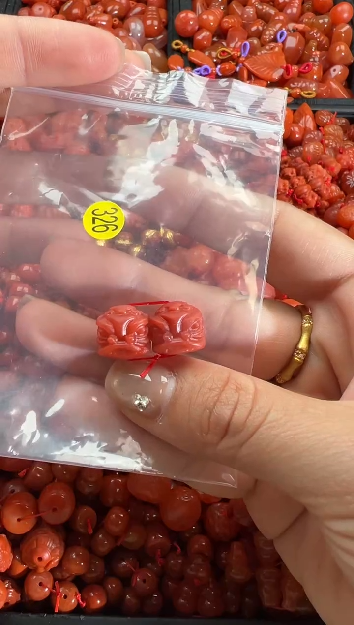 【闪购商品】南红玛瑙颈饰未镶嵌1