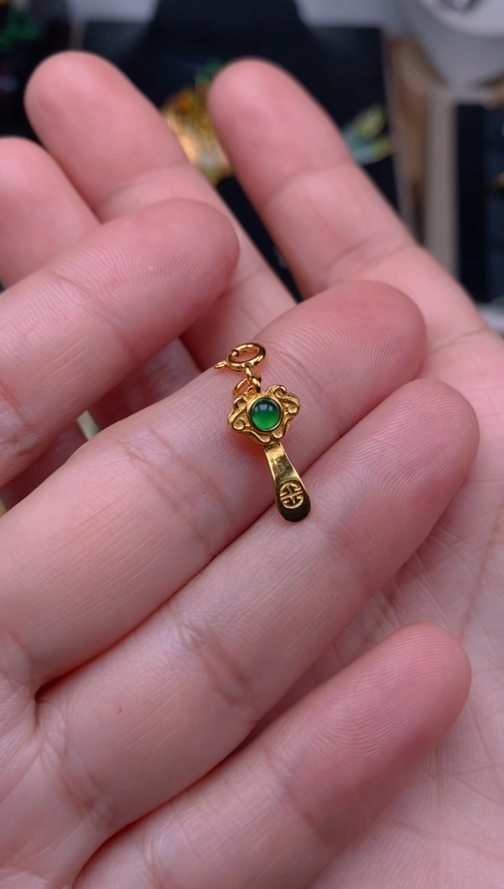 【闪购商品】翡翠吊坠(不含链)银S925镶嵌万能扣