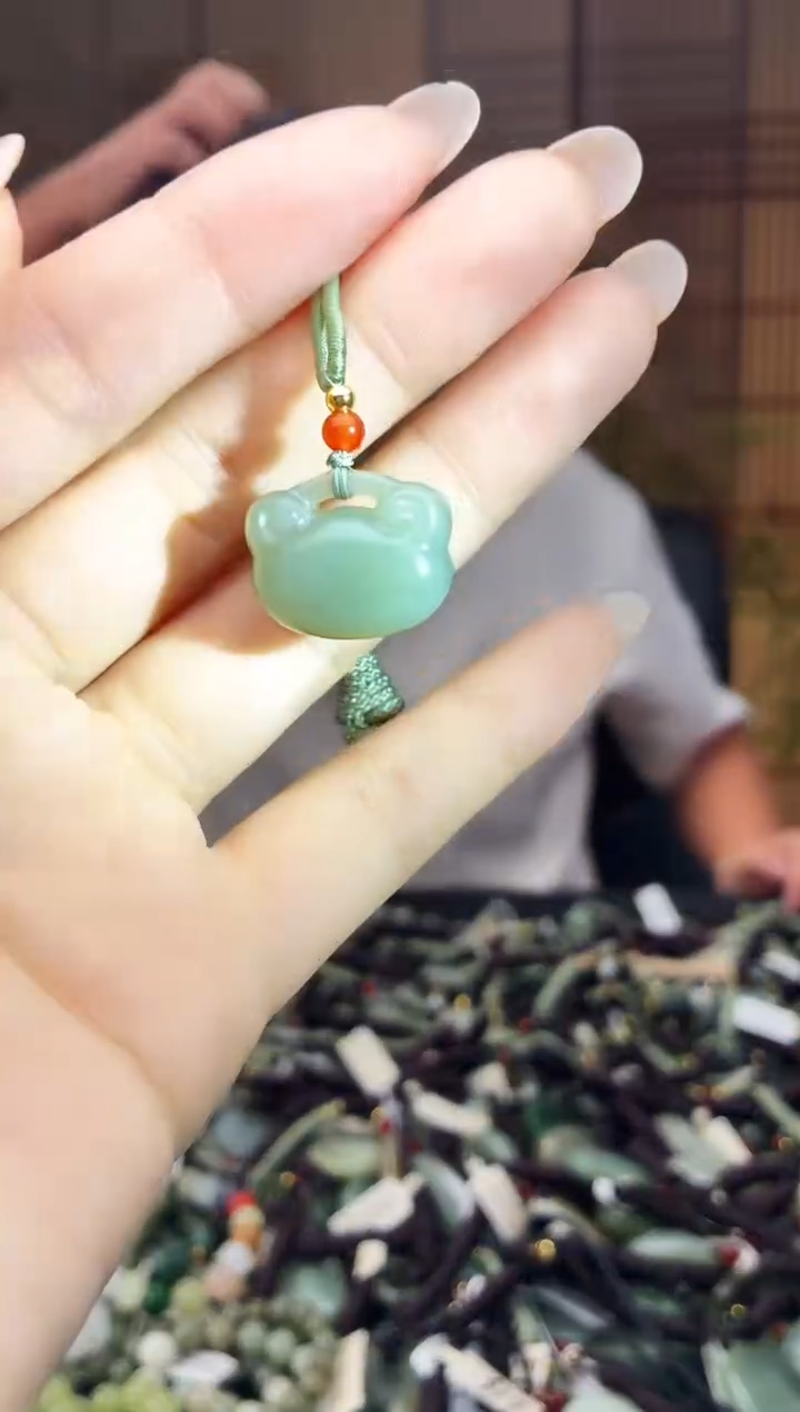 颈饰未镶嵌和田玉多样性发货，拍一发一