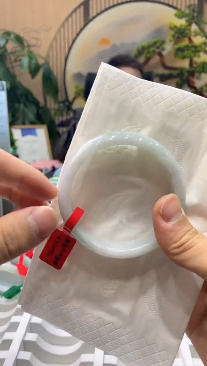 【闪购商品】翡翠手镯未镶嵌0000010595