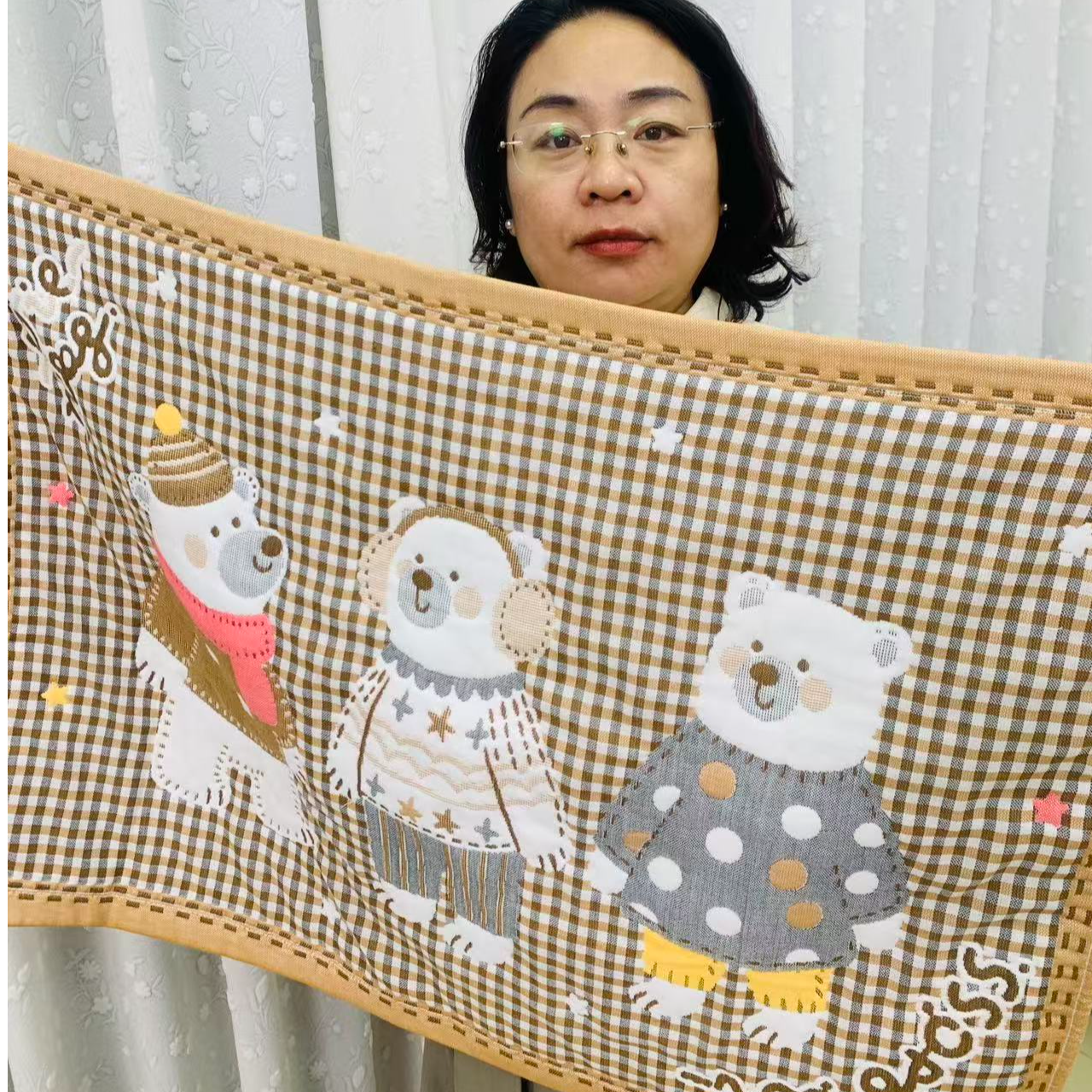 {三只小熊}--A类加棉纱布卡通泡芙枕巾