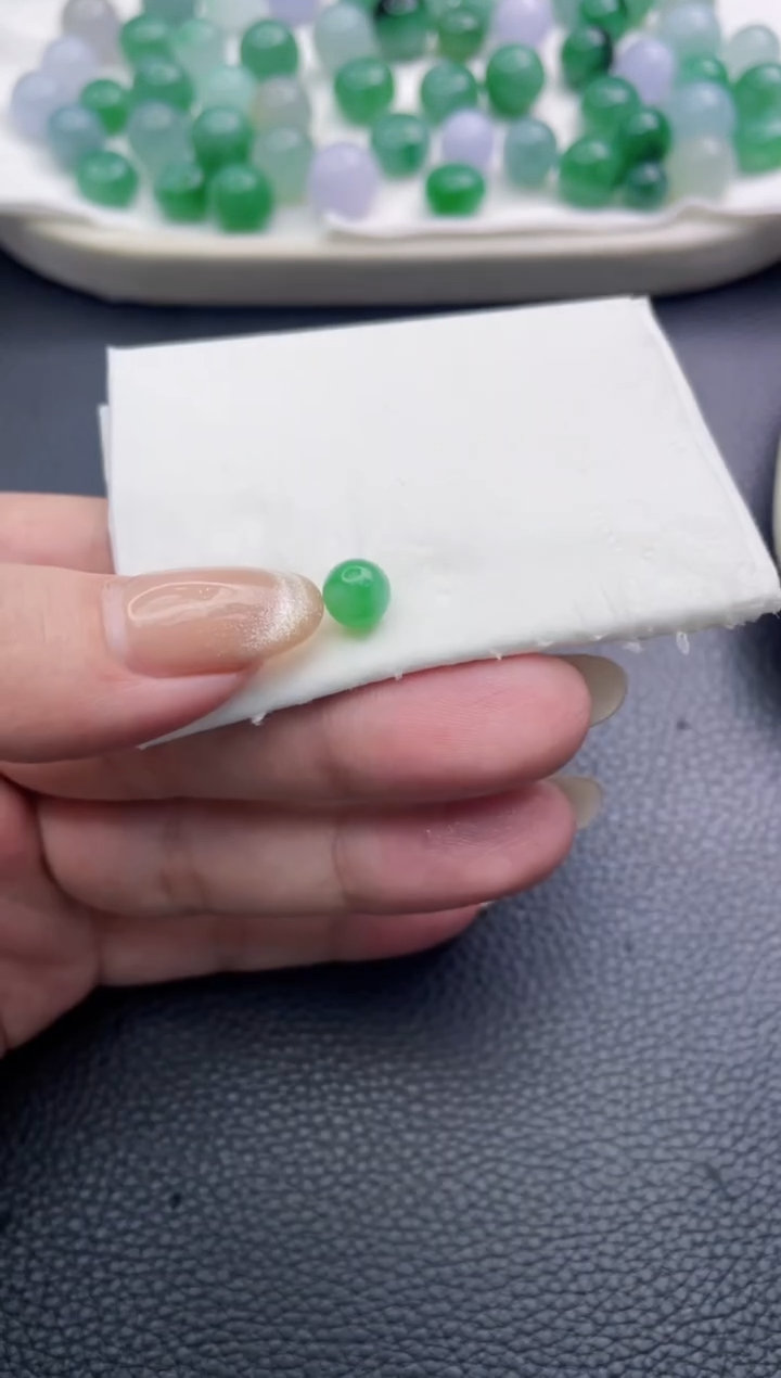 定制翡翠未镶嵌珠子