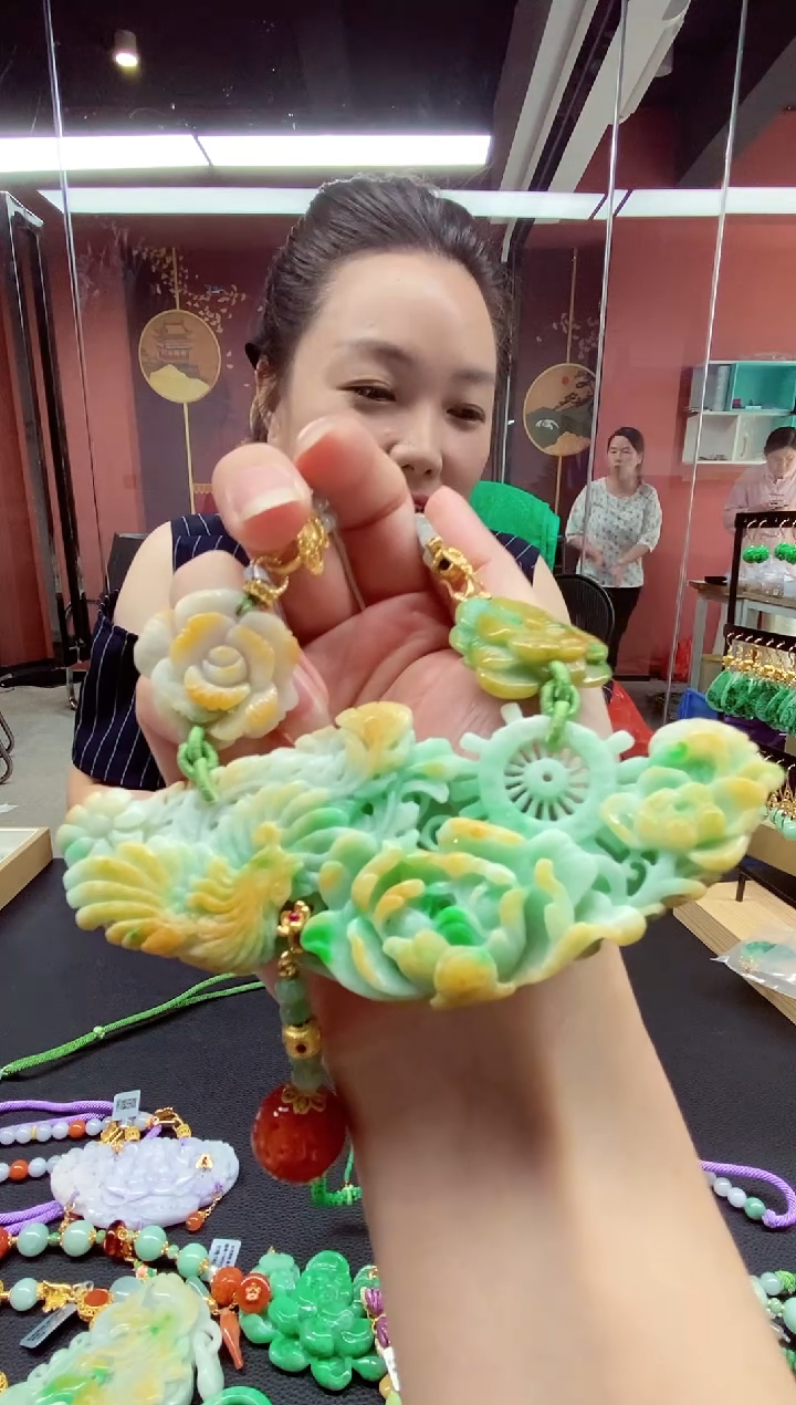 翡翠未镶嵌颈饰翡翠吊坠