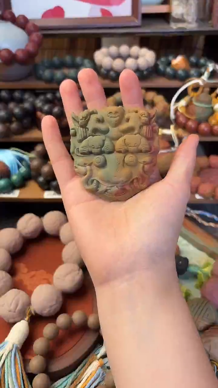 泥塑敦煌系列饕餮香牌一个