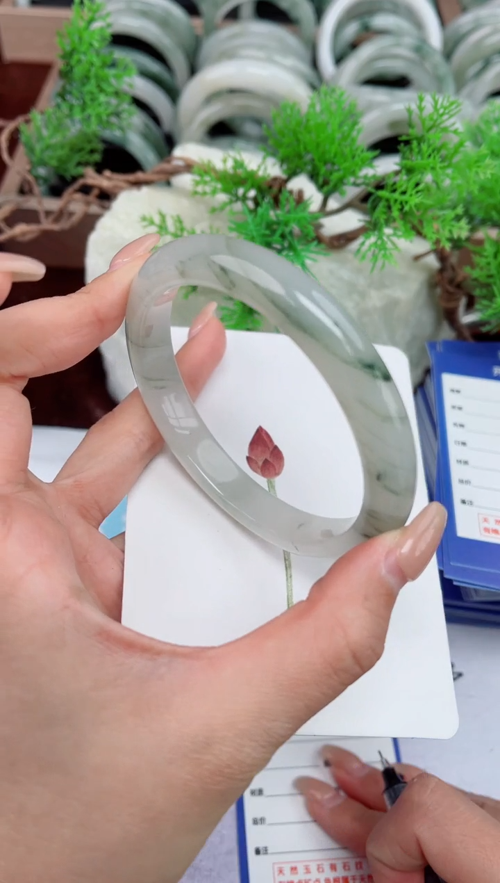 【闪购商品】石英质玉手镯未镶嵌211