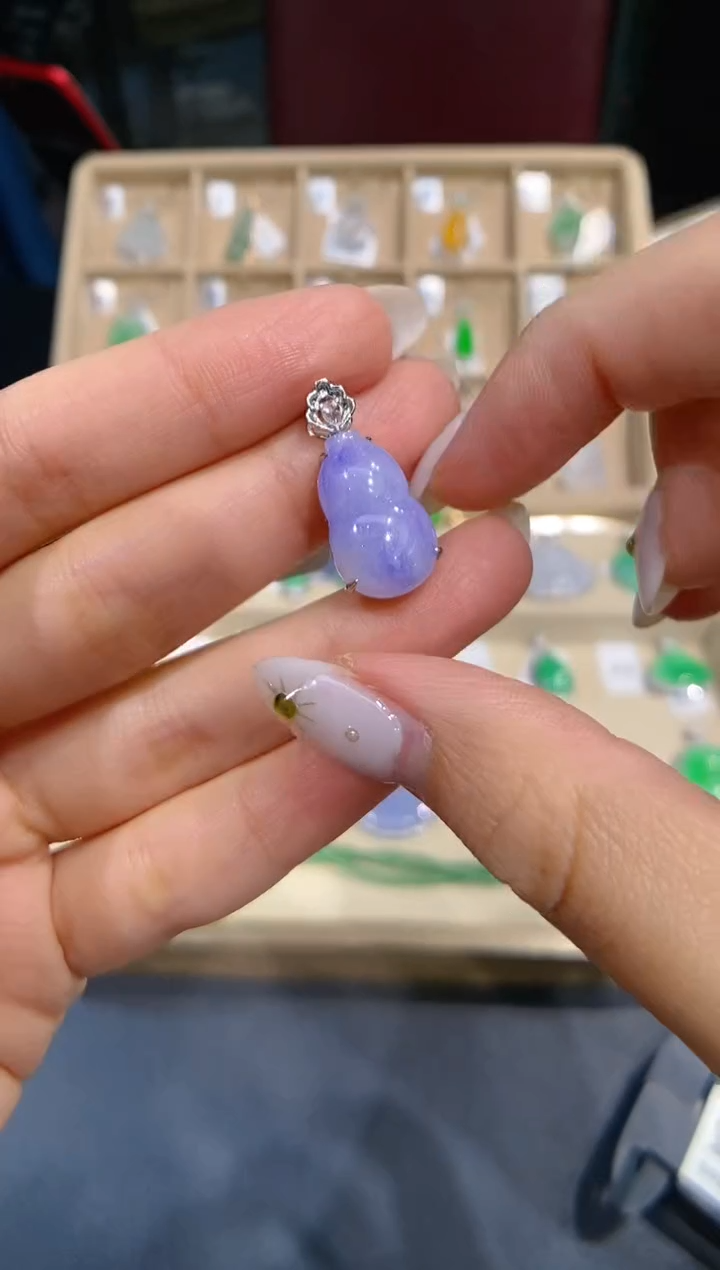 【闪购商品】翡翠颈饰18K金镶嵌葫芦