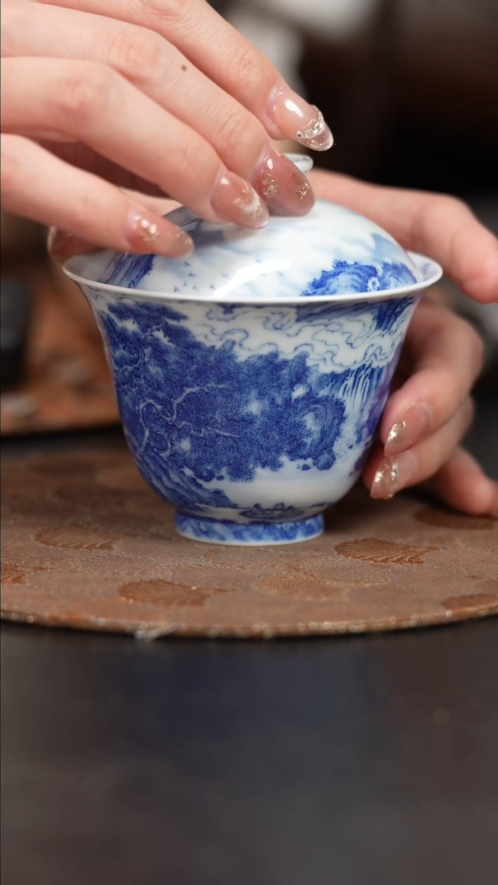 【闪购商品】杯看山柴窑青花观瀑盖碗