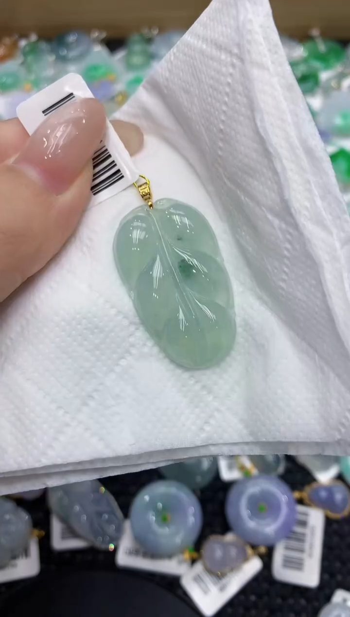 翡翠18K金镶嵌颈饰111111111111