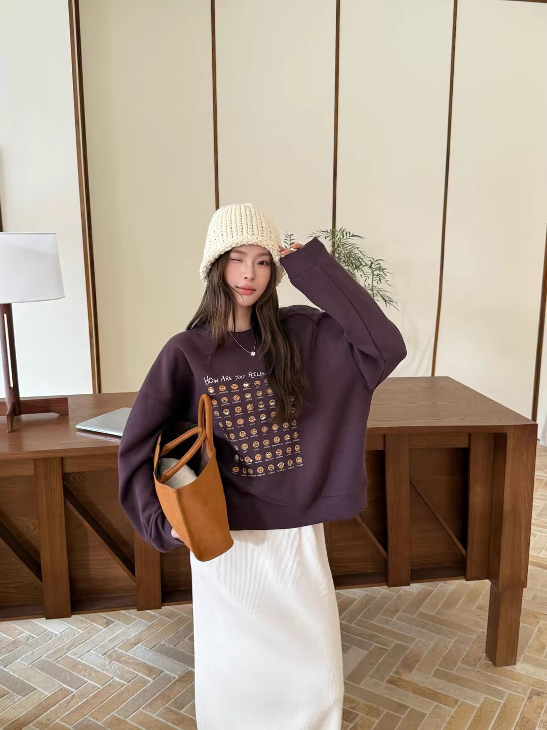 新款韩版宽松情侣休闲百搭纯色套头卫衣表情包印花减龄上衣