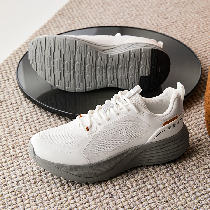 安踏悠形丨25年秋季新款软底跑步鞋透气网面运动鞋男112538810-OP