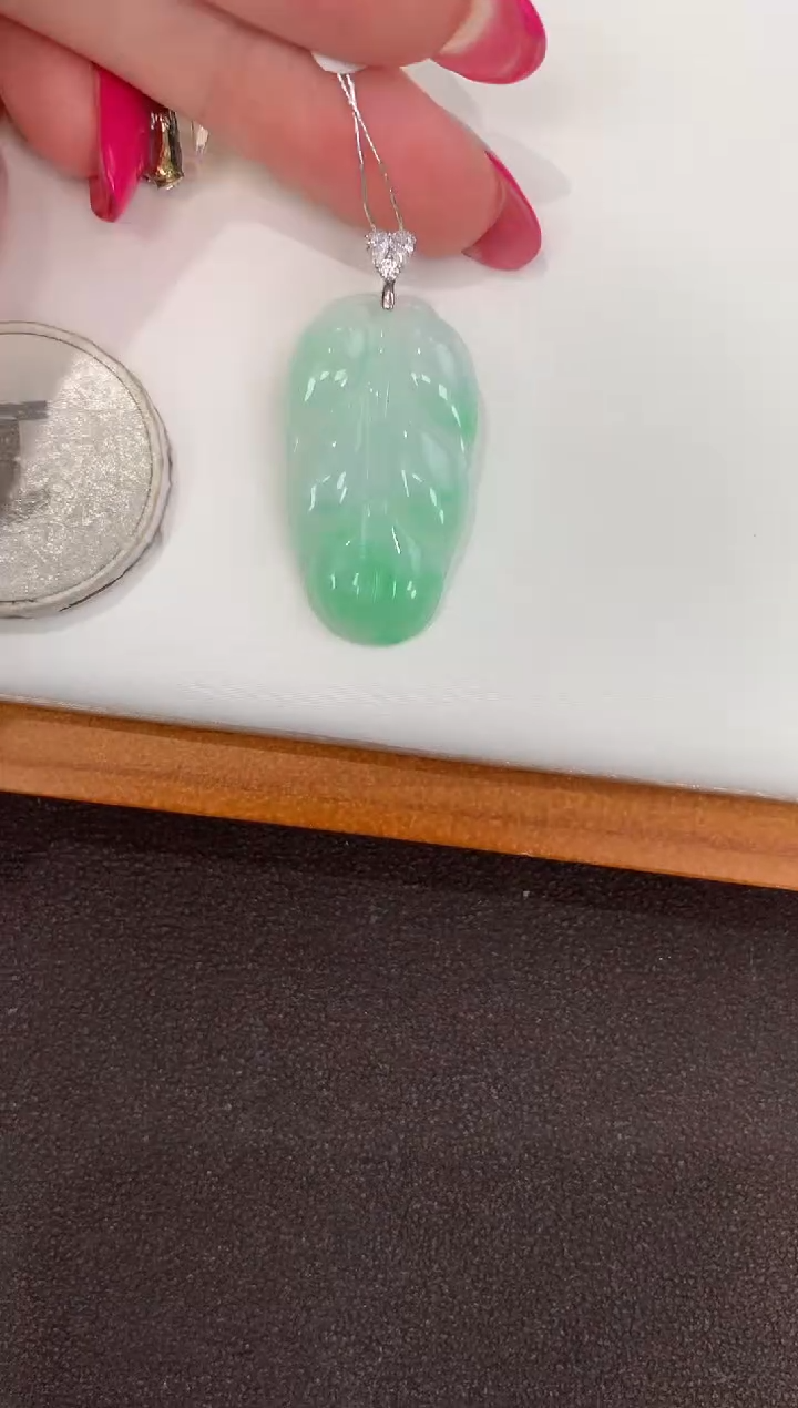 颈饰18K金镶嵌翡翠天然缅甸a货翡翠