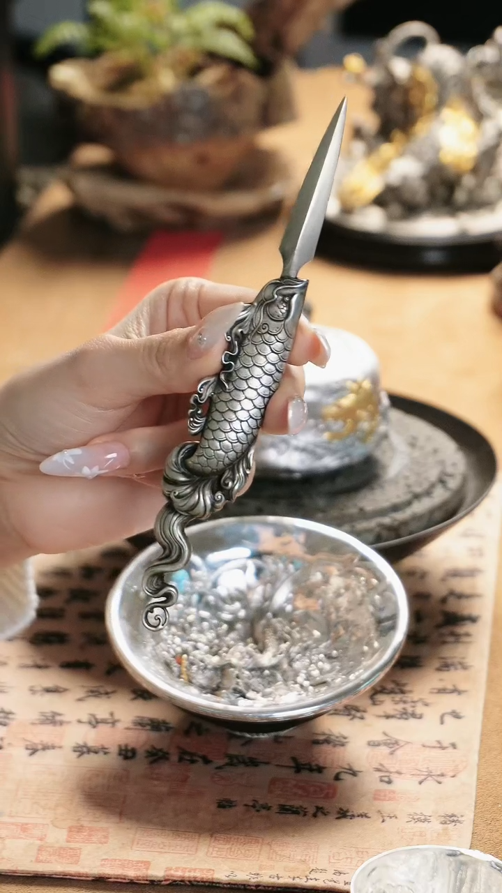 【闪购商品】复古白铜银色龙鱼设计