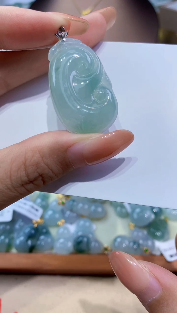翡翠18K金镶嵌颈饰天然翡翠A货挂件 