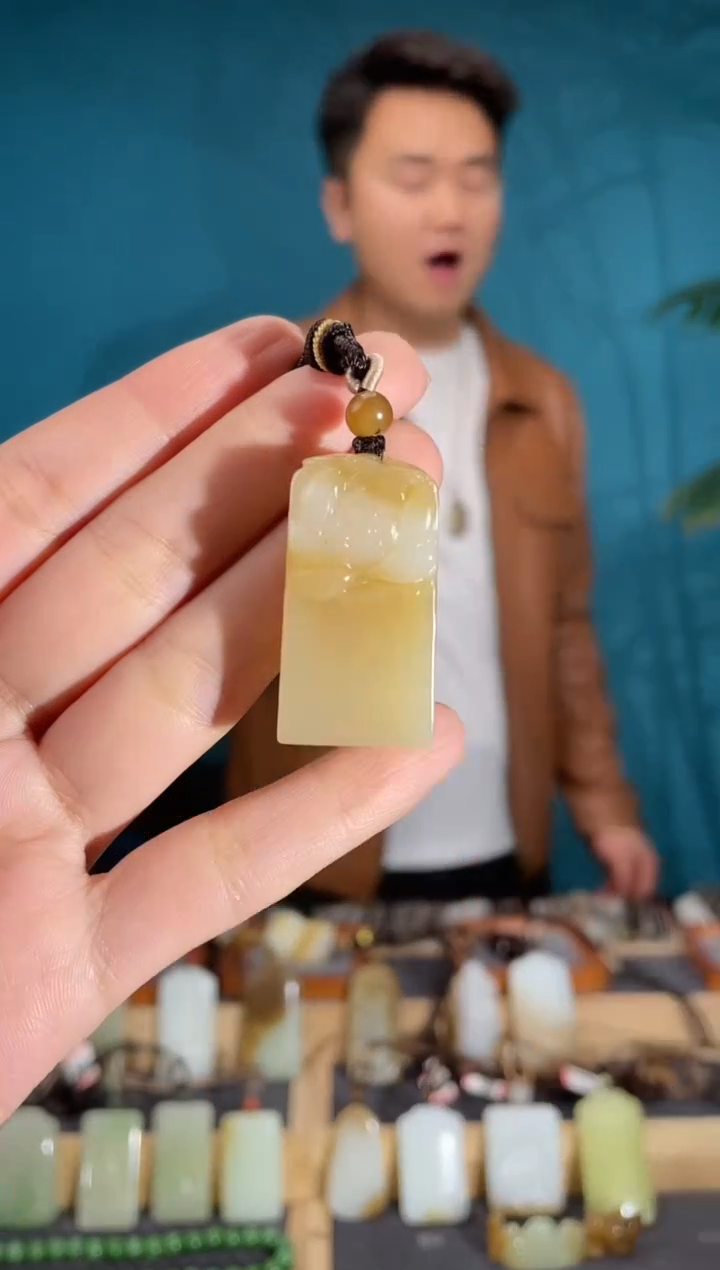 颈饰未镶嵌和田玉1