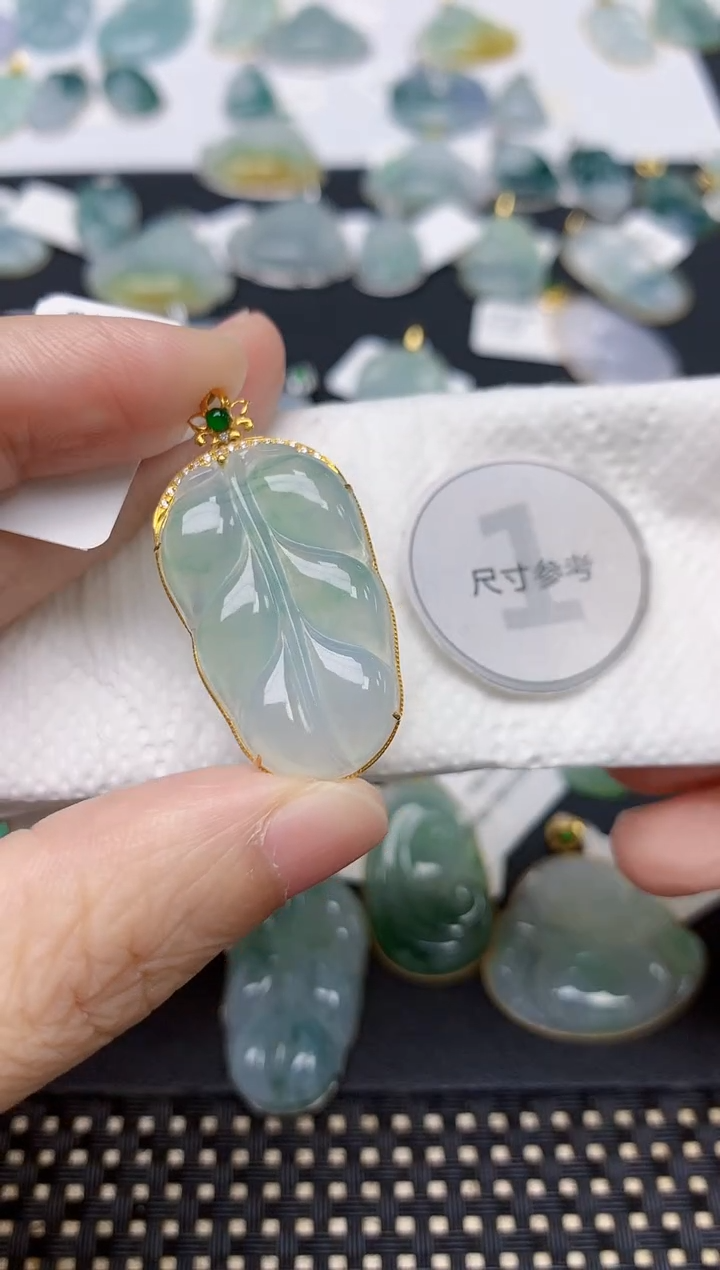 颈饰18K金镶嵌翡翠天然缅甸A货翡翠