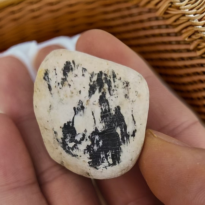 泰山平安石手把件《泰山石敢当》