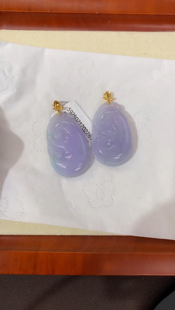 【闪购商品】翡翠颈饰18K金镶嵌天然缅甸a货翡翠春彩(多样性发其一)