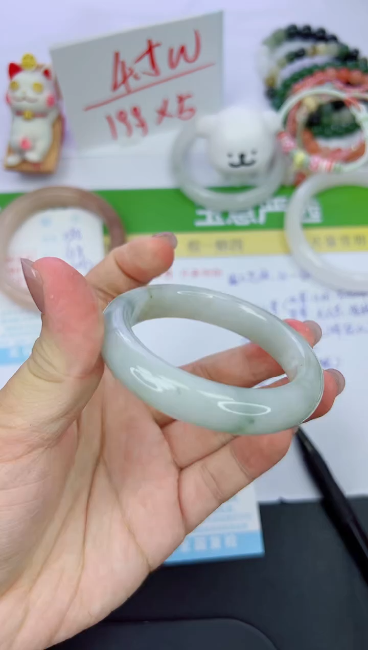 【闪购商品】石英质玉手镯未镶嵌269-51