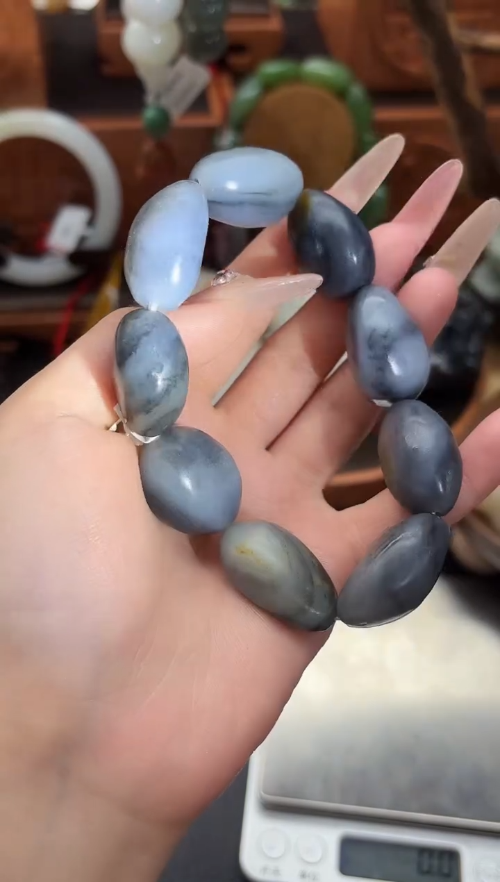 未镶嵌手串和田玉董小姐推荐 多样性发货 拍一发一qh