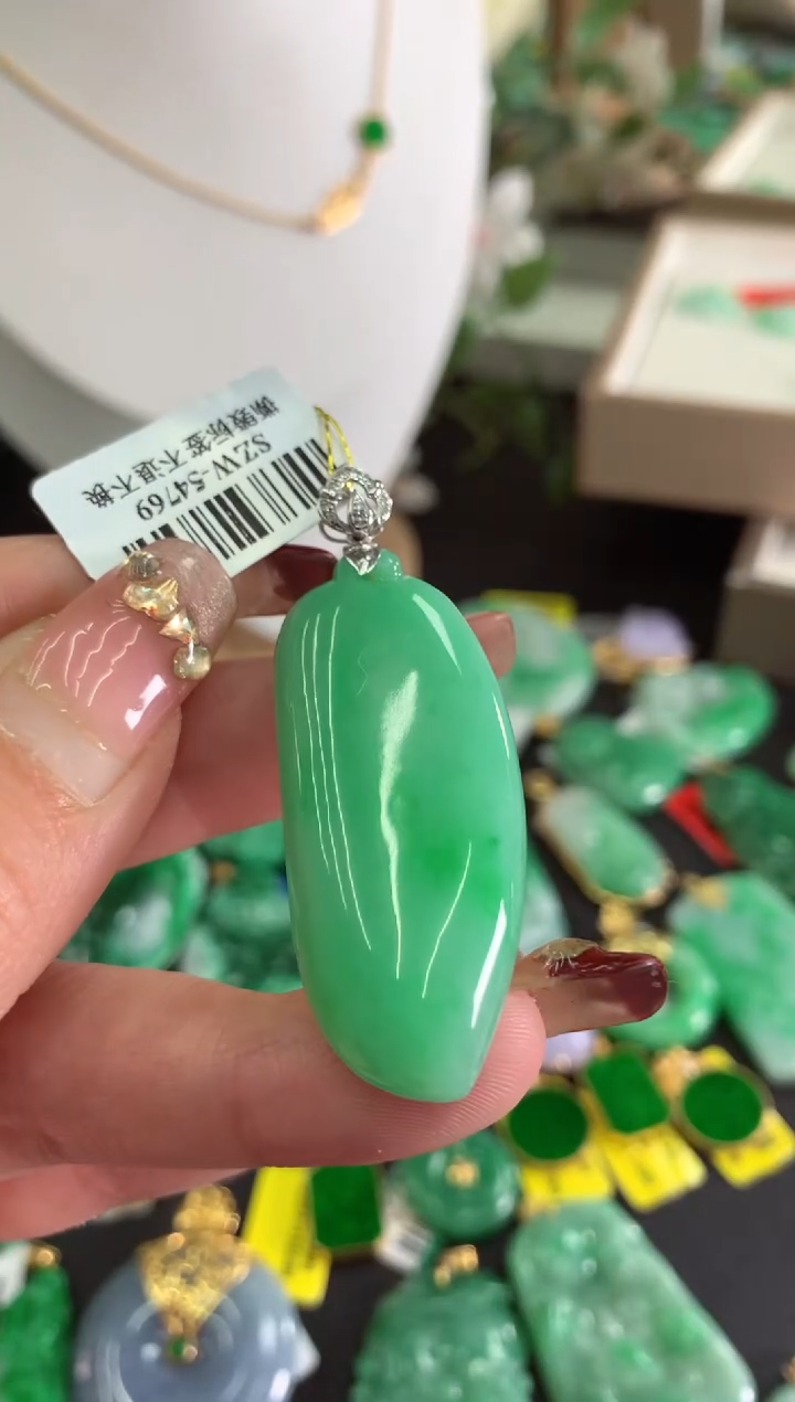【闪购商品】翡翠吊坠(不含链)18K金镶嵌挂件