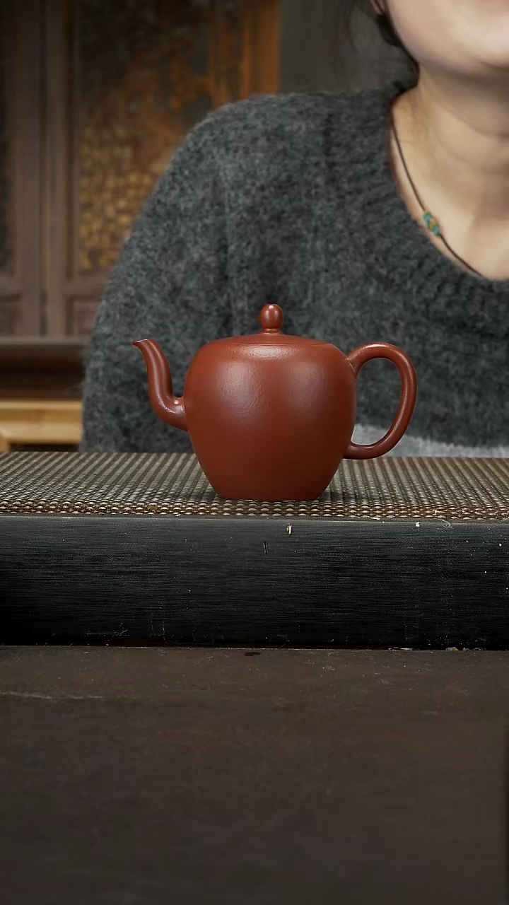 【闪购商品】紫砂茶壶梨皮朱泥 美人肩150cc 046