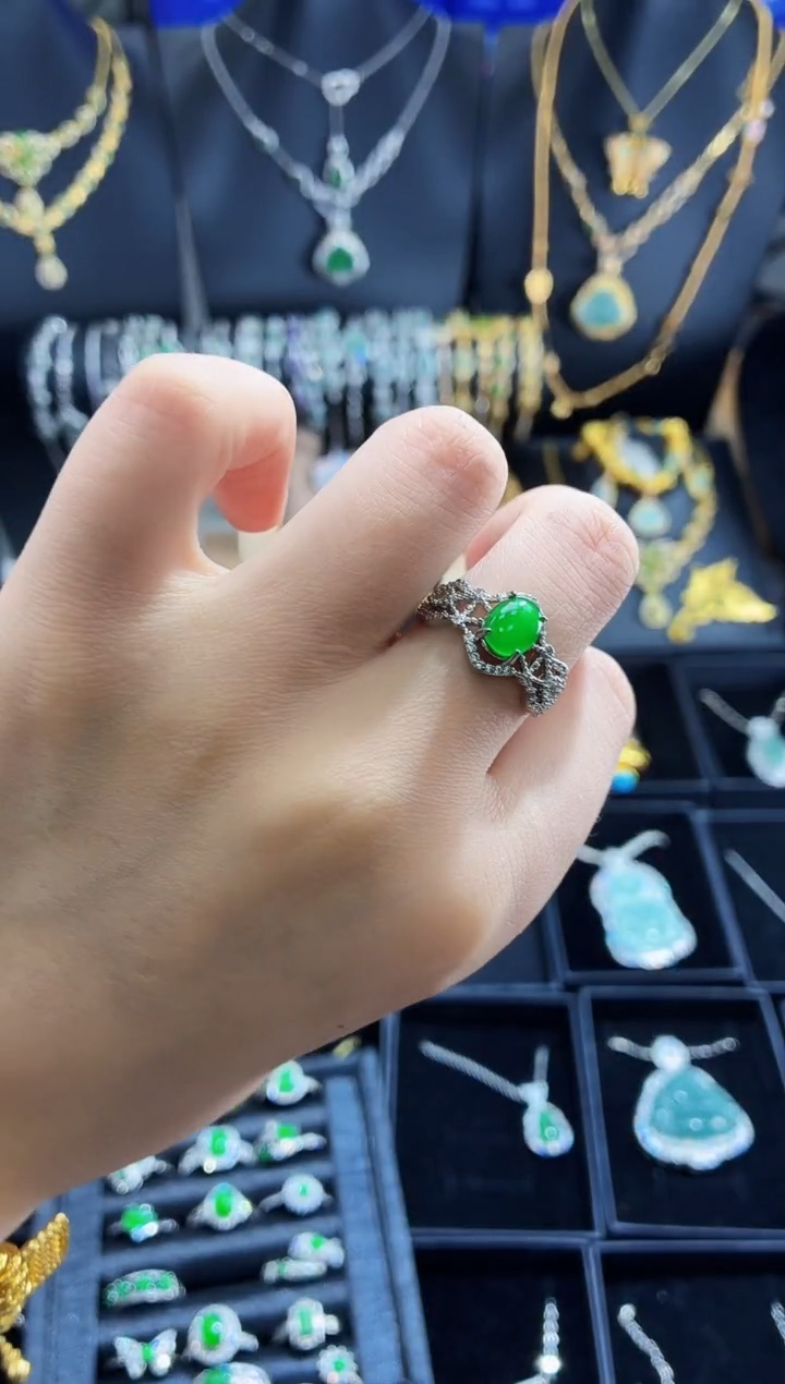 翡翠未镶嵌吊坠(不含链)天然翡翠a货 多样性发其一