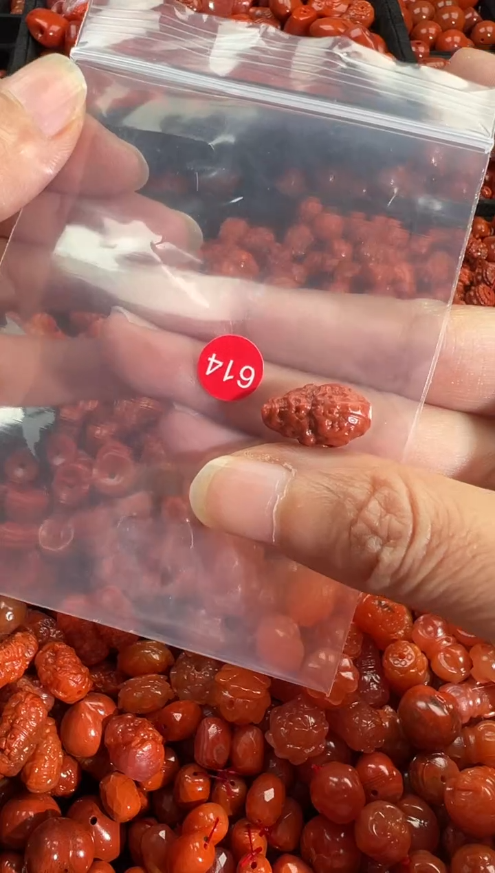 颈饰未镶嵌南红玛瑙1