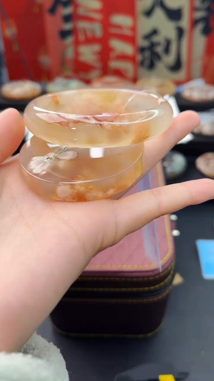 【闪购商品】石英质玉手镯未镶嵌赠送镯心（圈口57