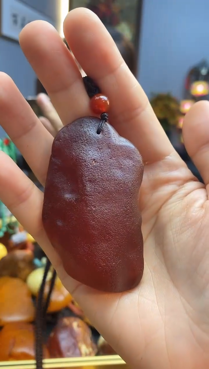未镶嵌颈饰琥珀吊坠