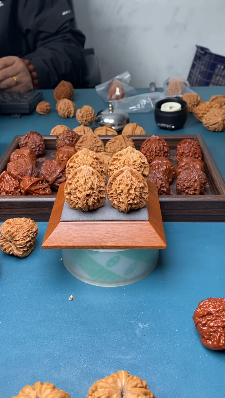 把件文玩核桃喜**的满天星虎头两对052