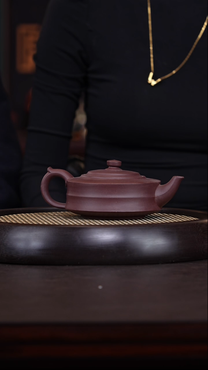 【闪购商品】紫砂茶壶周顺荣17-66 老紫泥紫砂壶280c