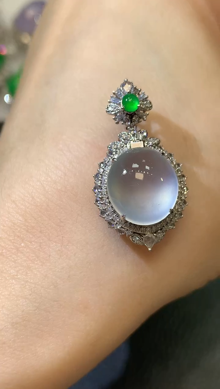 【闪购商品】翡翠吊坠(不含链)18K金镶嵌D90