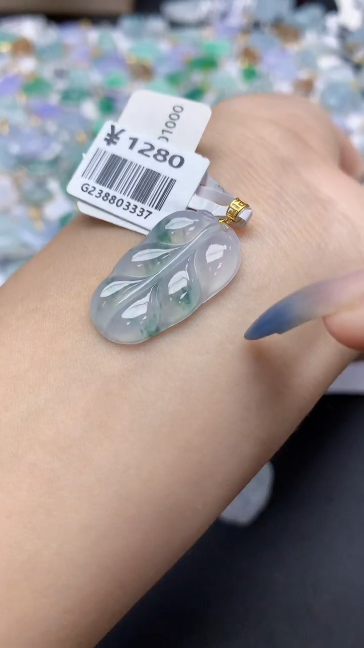 翡翠18K金镶嵌颈饰天然a货翡翠