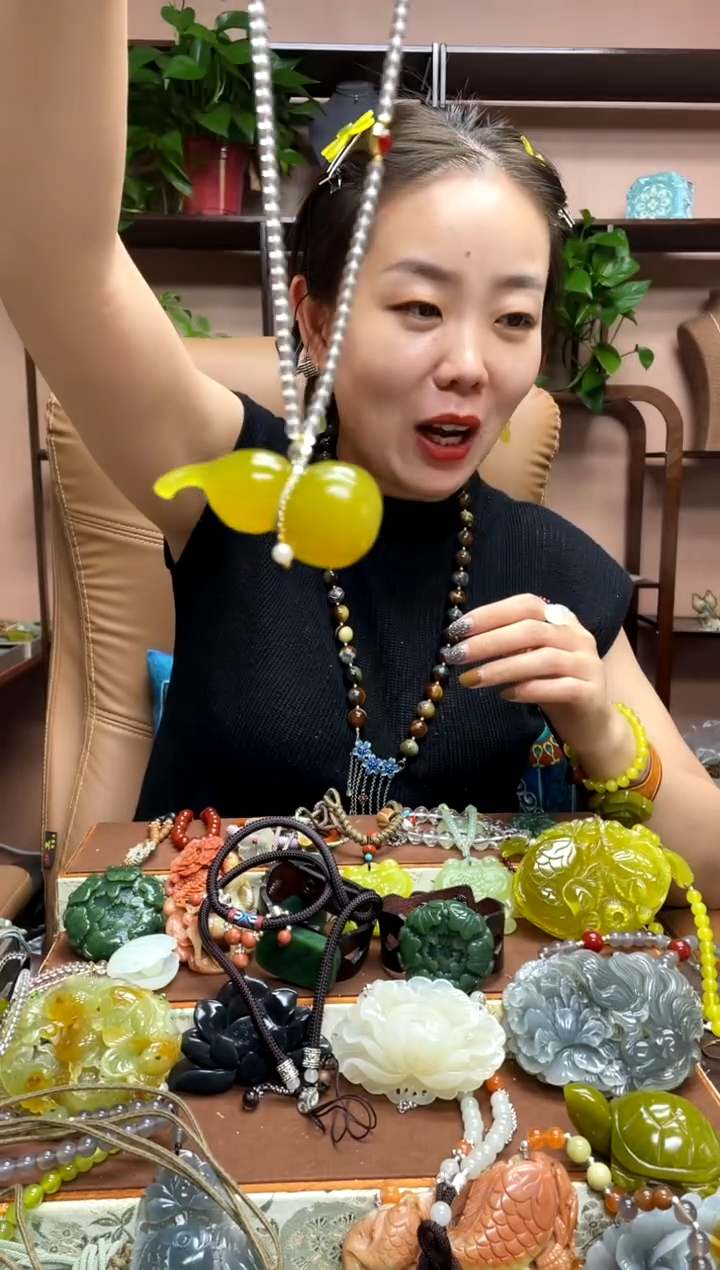 未镶嵌岫玉吊坠·