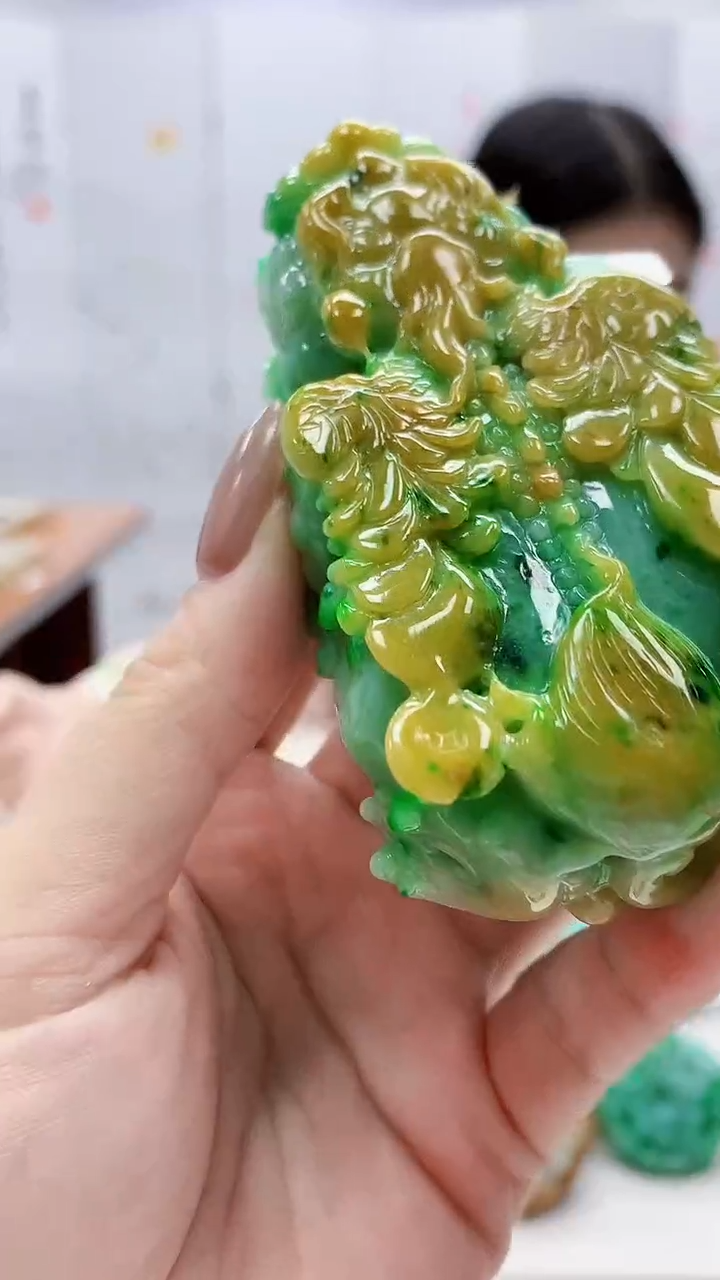 未镶嵌定制翡翠4812lr-毛货挂件赠底座58