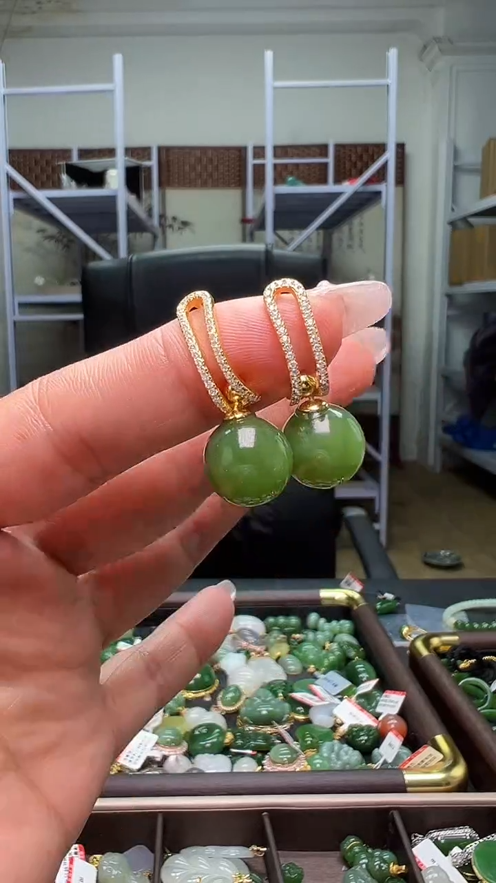 颈饰银S925镶嵌和田玉（多样性发货.发其一)12.07.71