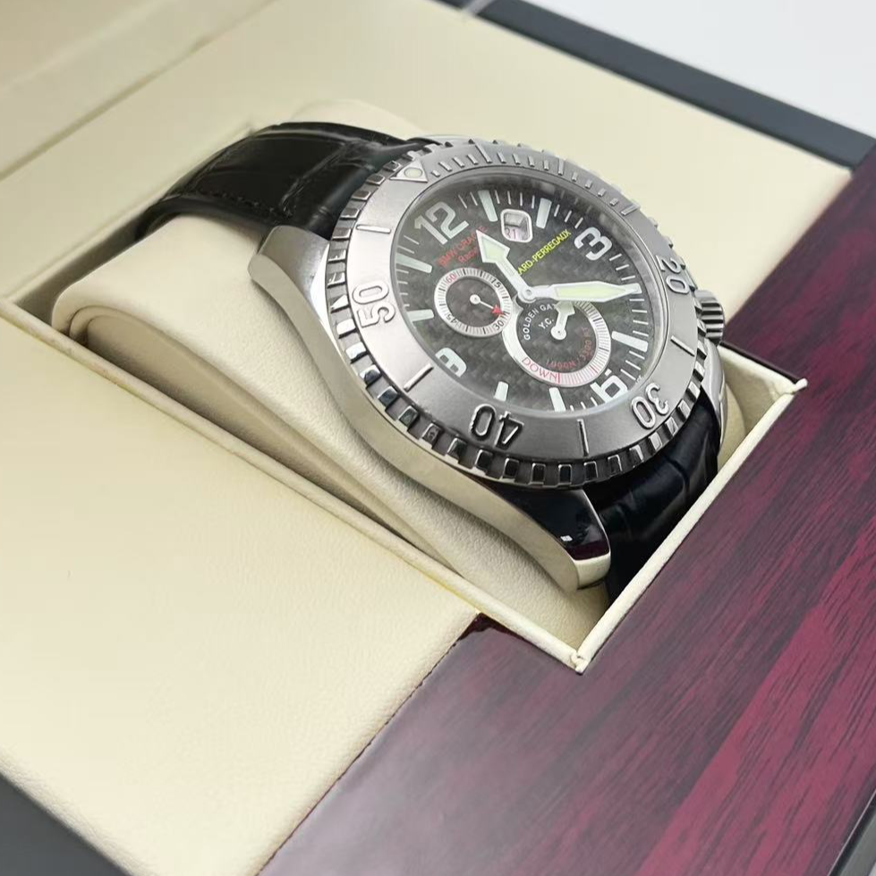 95新 Girard- Perregaux/芝柏表 男士腕表系列 44MM 