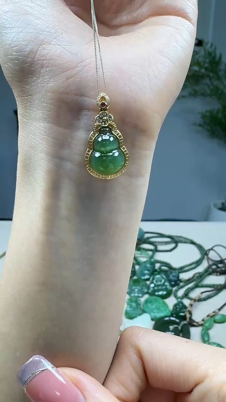 吊坠(不含链)18K金镶嵌和田玉1